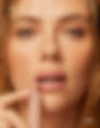 Lip Oasis Glossy Treatment in Dune