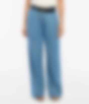 Chambray Relaxed Wide Leg Pant in Medium Blue