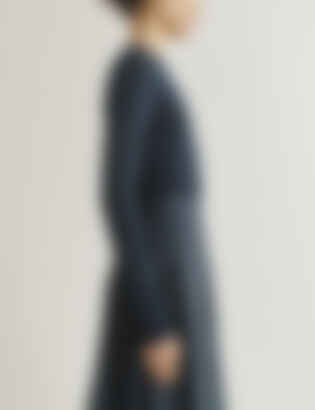 The Long-Sleeve Shirt in Cashmere and Silk in Navy