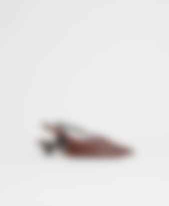 Anna Slingback in Sequoia